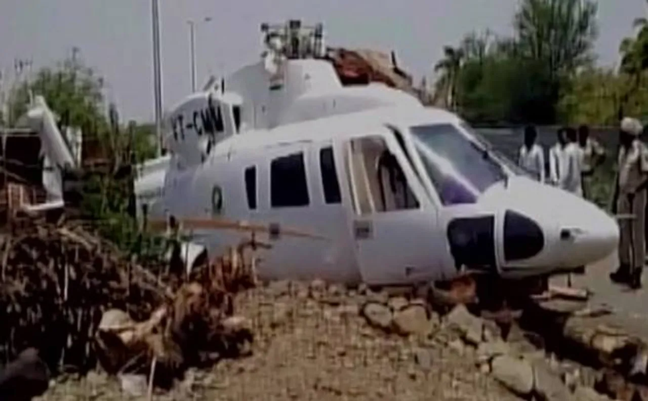 Chopper carrying Maharashtra CM Devendra Fadnavis crash lands after touching high-tension cable, all on board safe | Video