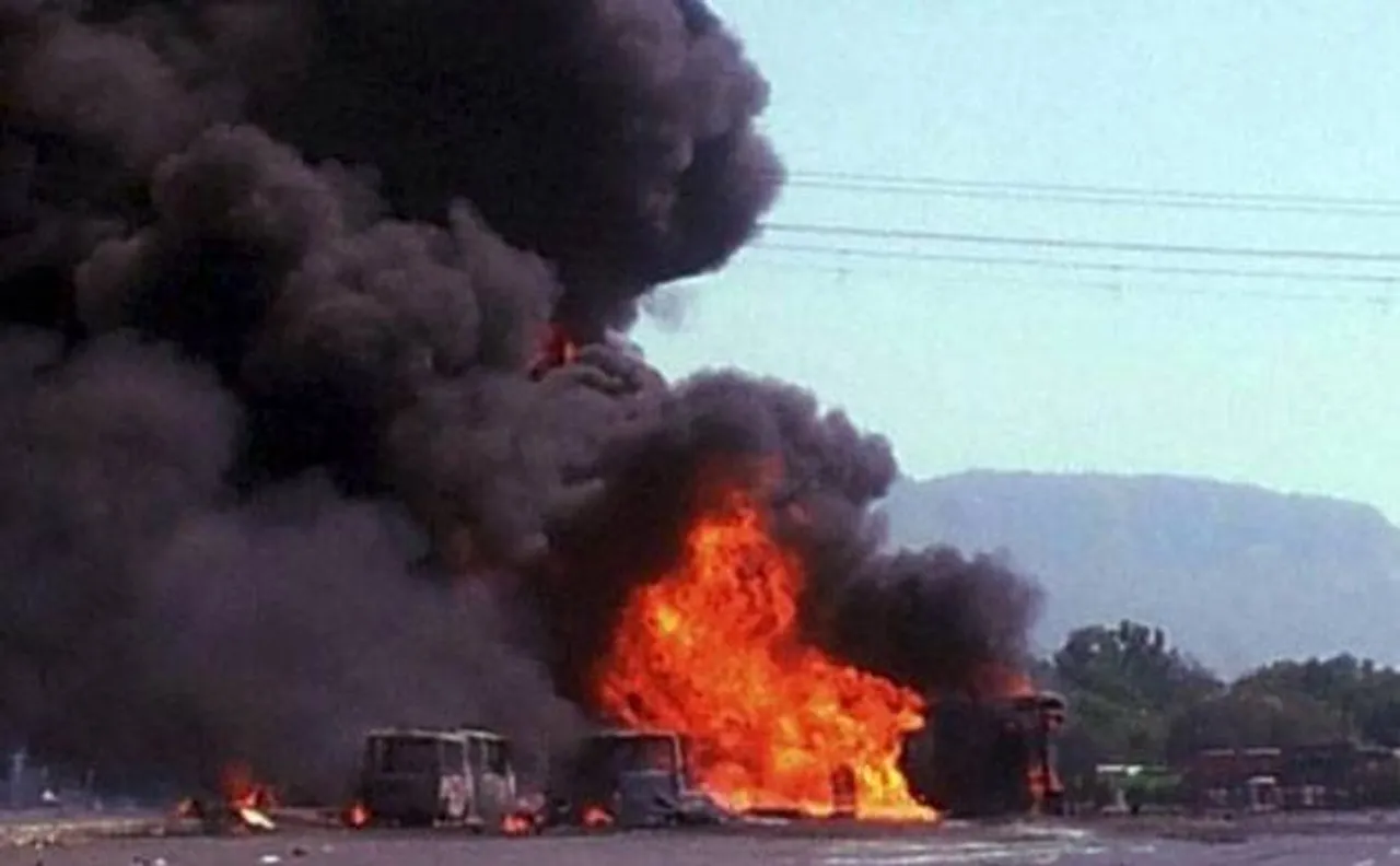 Two suspected suicide bombings in Jakarta kill three policemen