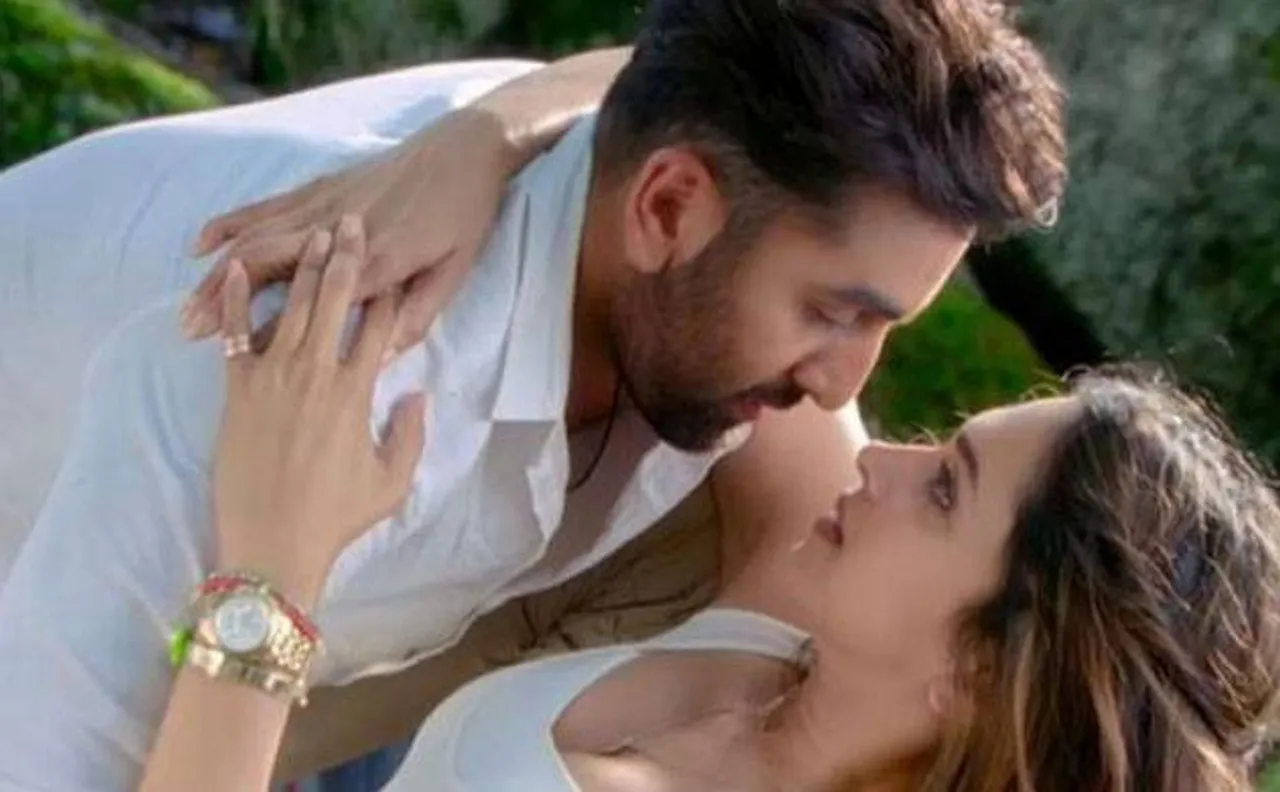 Watch: Ranbir Kapoor FORCES himself on Deepika Padukone