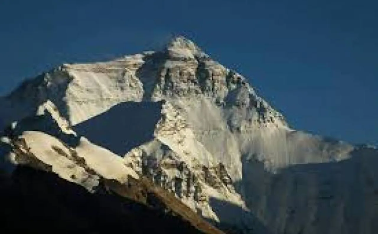 Tata Steel employee Hemant Gupta conquers Mount Everest
