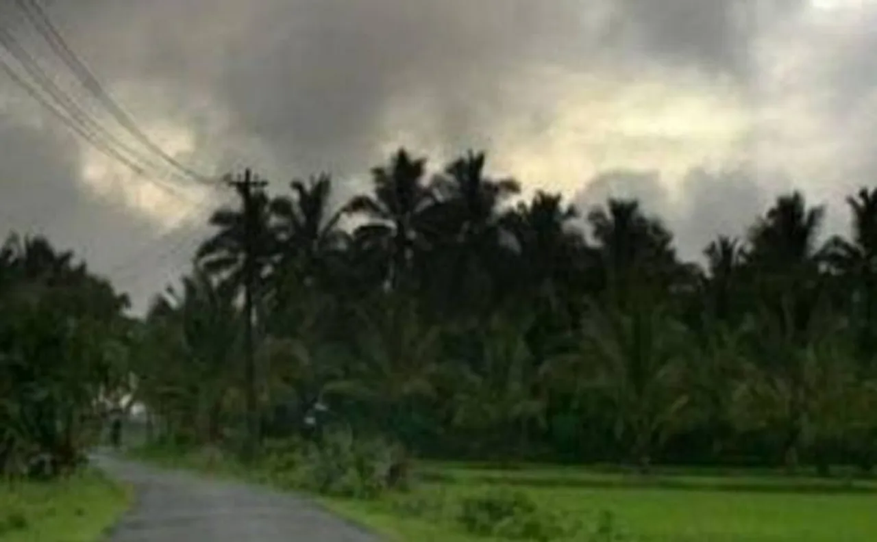 Cyclone Mora: Monsoon arrives in India two days ahead of schedule; rains drench Kerala, North East