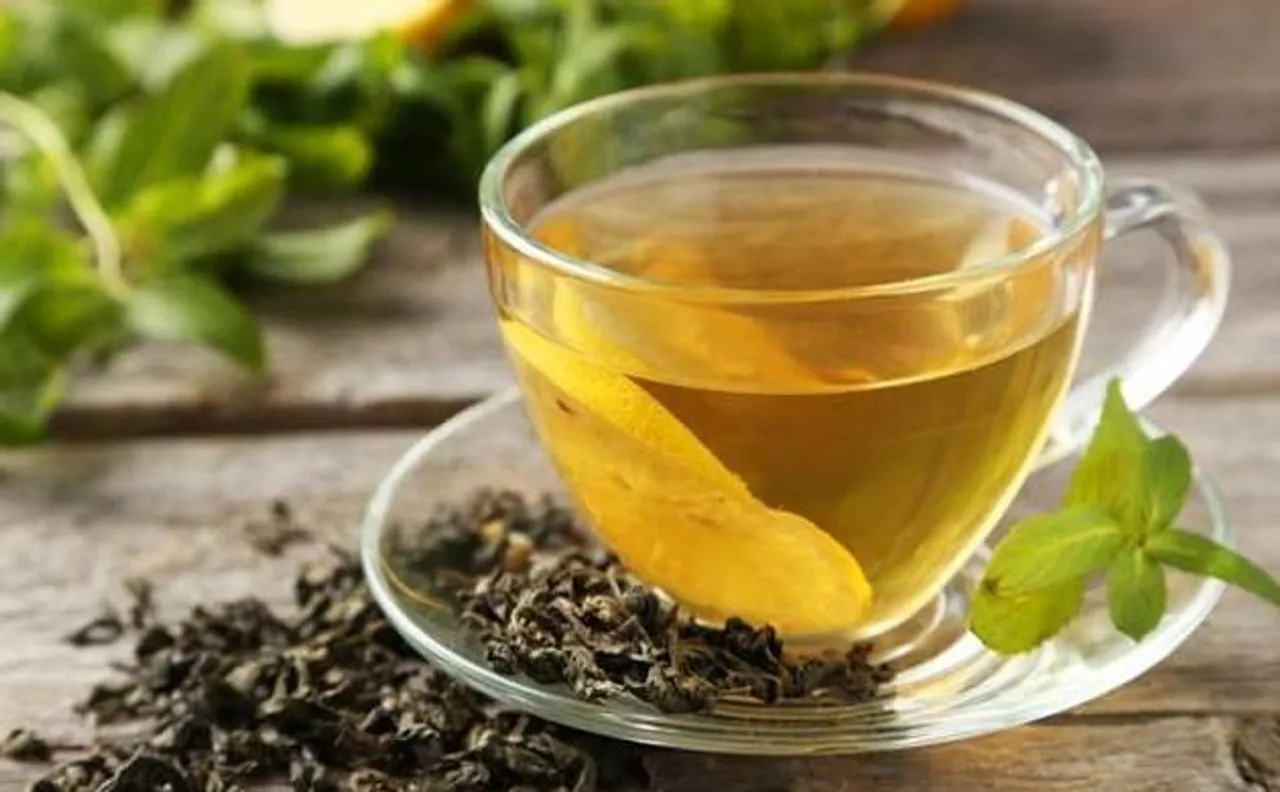Summer drinks to have a healthy glowing skin