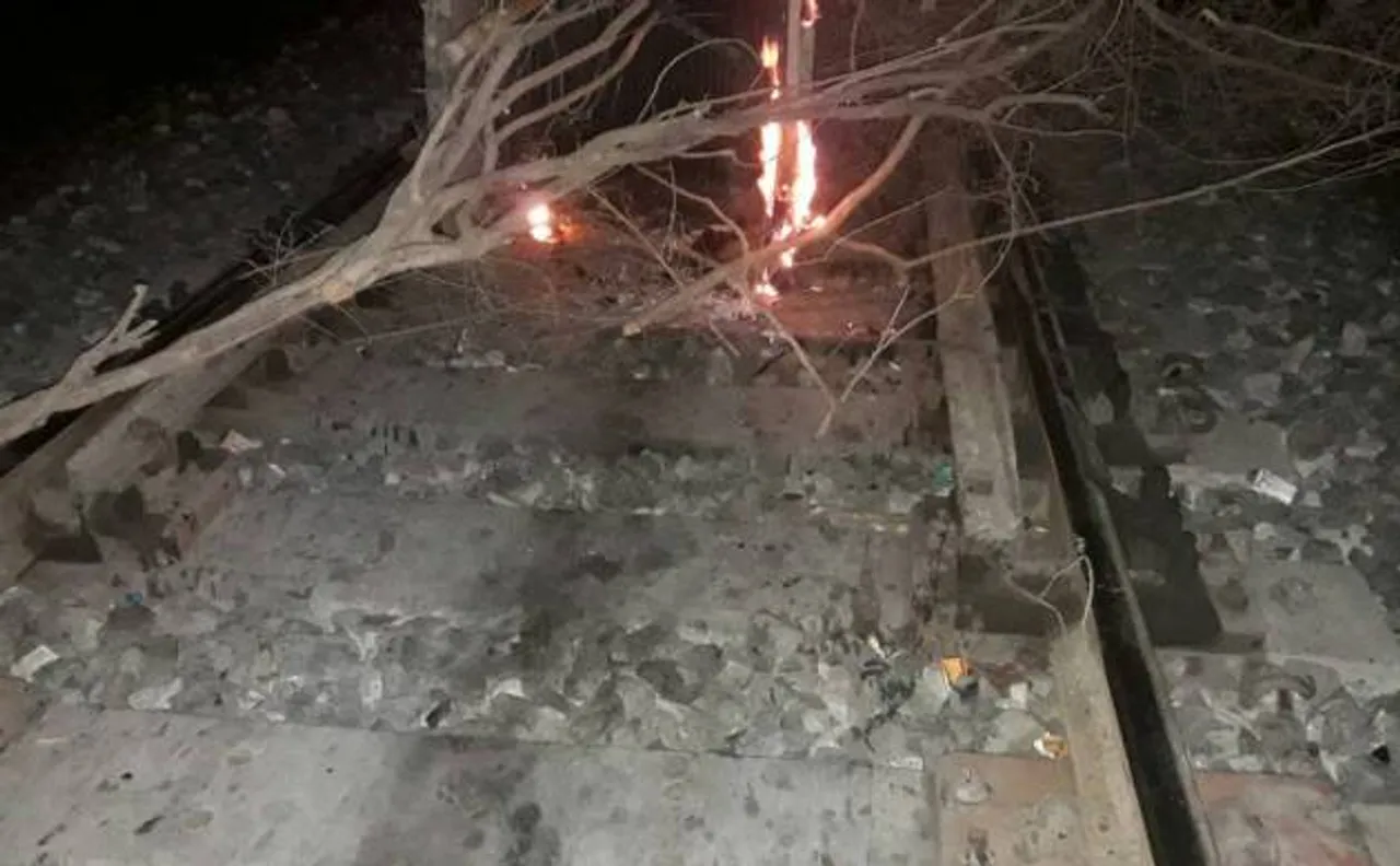 MP: Farmers' protest turn violent in Mandsaur;1 killed, 4 injured in preventive firing 