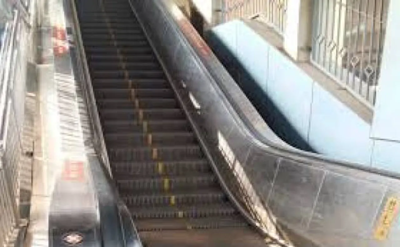 Kolkata: 4 injured as Kavi Subhas Metro Railway station escalator malfunctions