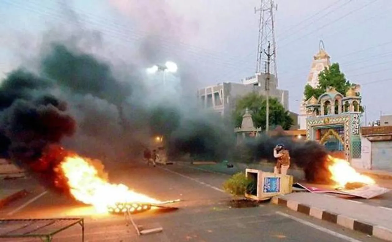 Mandsaur farmers protest: PM Modi calls emergency meeting, Rahul Gandhi to visit MP tomorrow