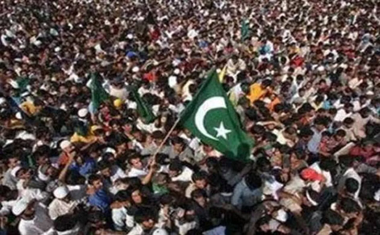 Three men, 96 children: Tale of Pakistan's growing population