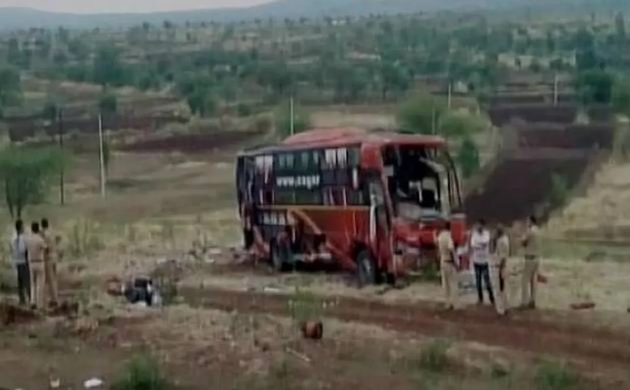 Maharashtra: Nine killed in road accident in Beed in early Sunday morning hours 