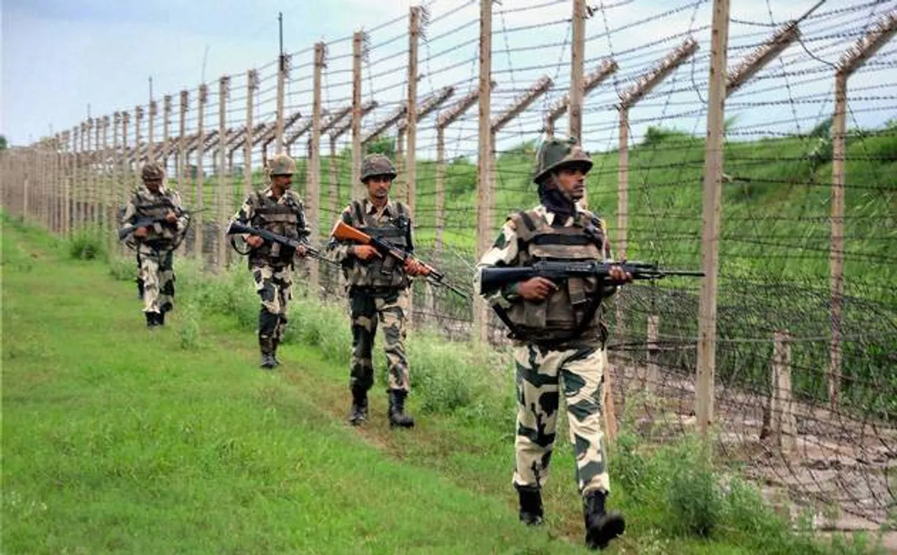 Pakistan violates ceasefire along LoC in J&Kâ€™s Naushera sector; Indian Army retaliates