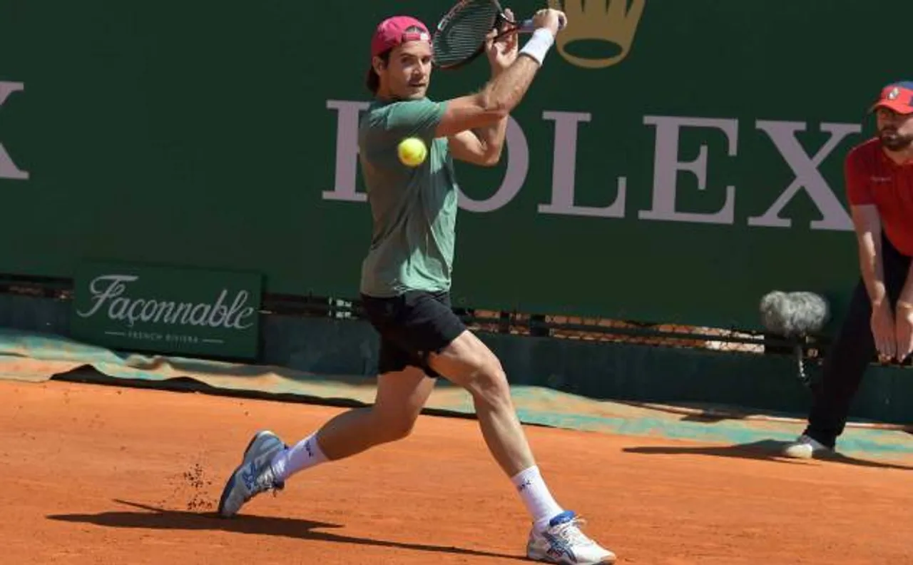 Tommy Haas hands Roger Federer shocking defeat in Stuttgart Open