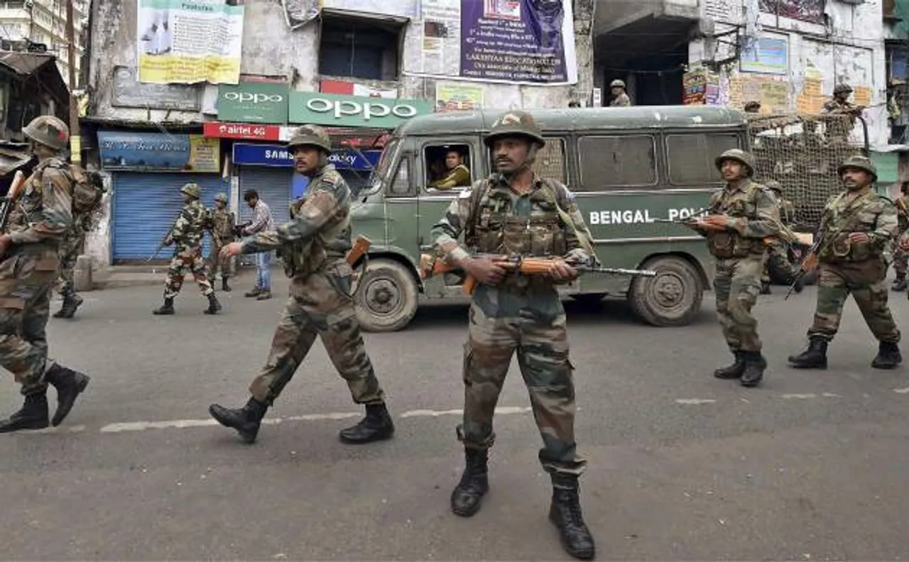 Demand of Gorkhaland turns Darjeeling into battleground: Civilian killed, 35 securitymen injured