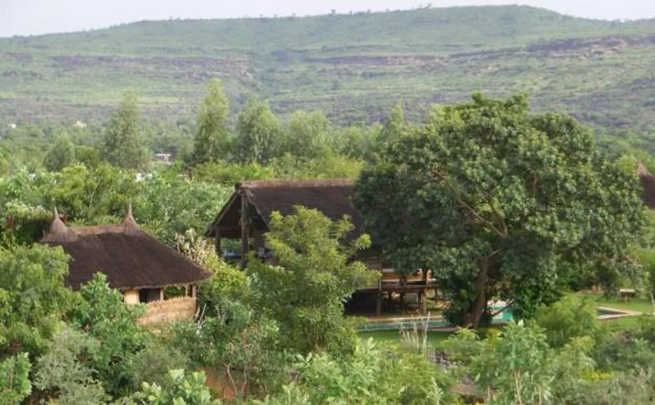 Terrorist attack Mali tourist resort: 2 civilians dead; 4 assailants killed