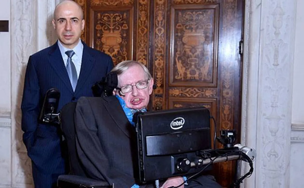 Stephen Hawking urges landing on Moon by 2020 for survival of human race