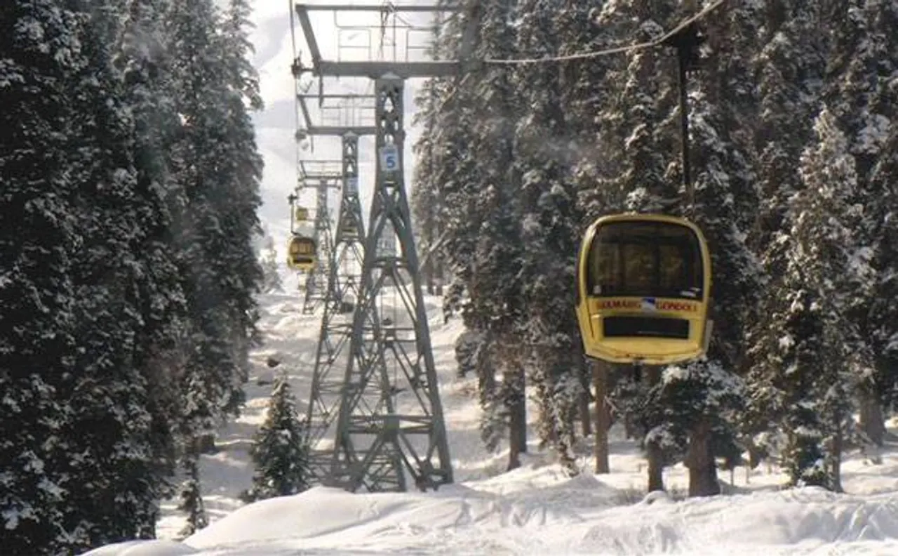 J&K: Gondola tower collapses due to strong winds in Gulmarg; 7 dead