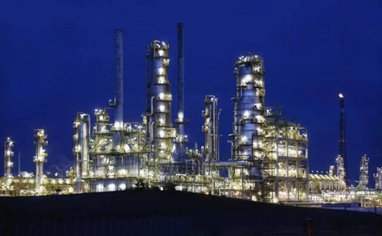 HPCL eyes stake in Russian oil fields, joins talks 