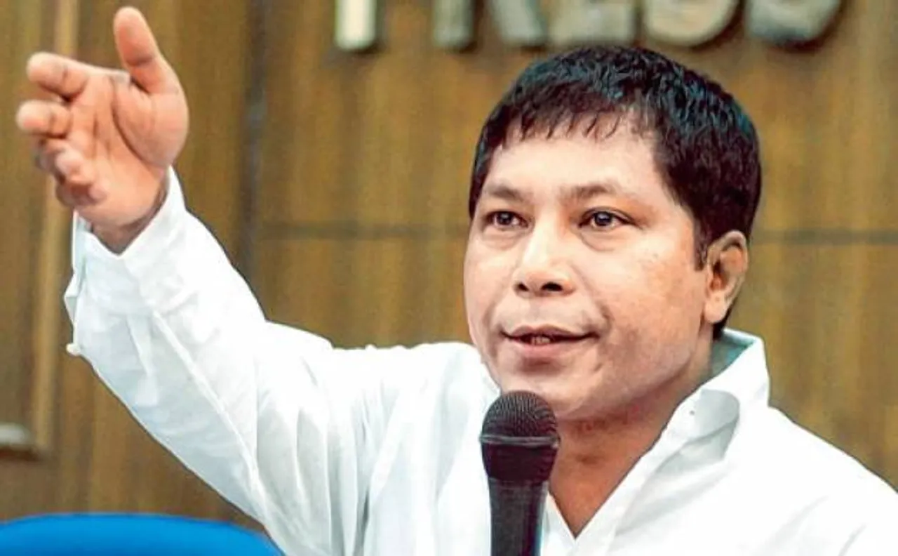 Kong Tailin Lyngdoh asked to leave Delhi Golf Club for wearing 'Jenseim'; Meghalaya CM Mukul Sangma demands action 