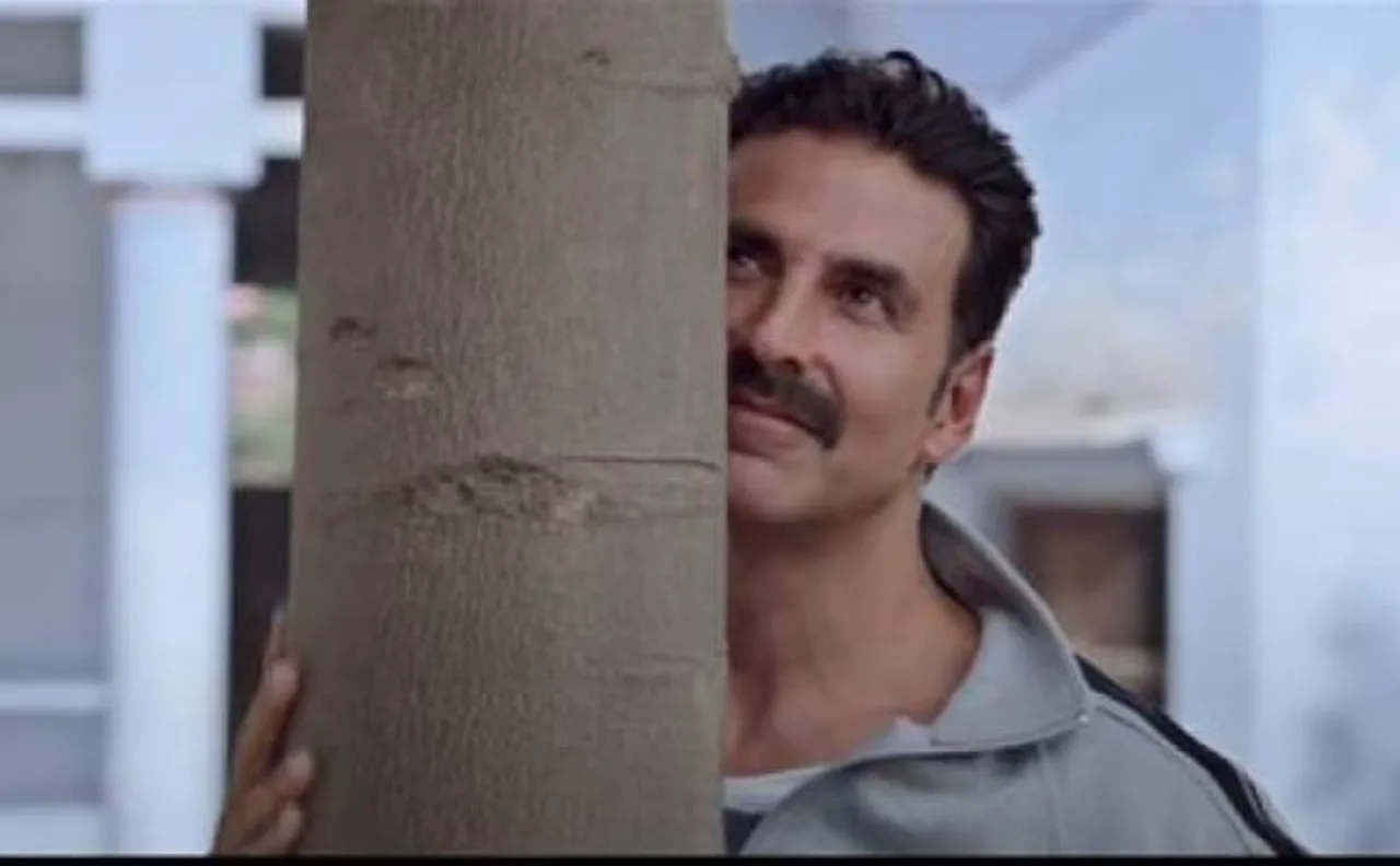 'Toilet Ek Prem Katha's FIRST SONG 'Hans Mat Pagli pyaar ho jayega' in Akshay Kumar's style