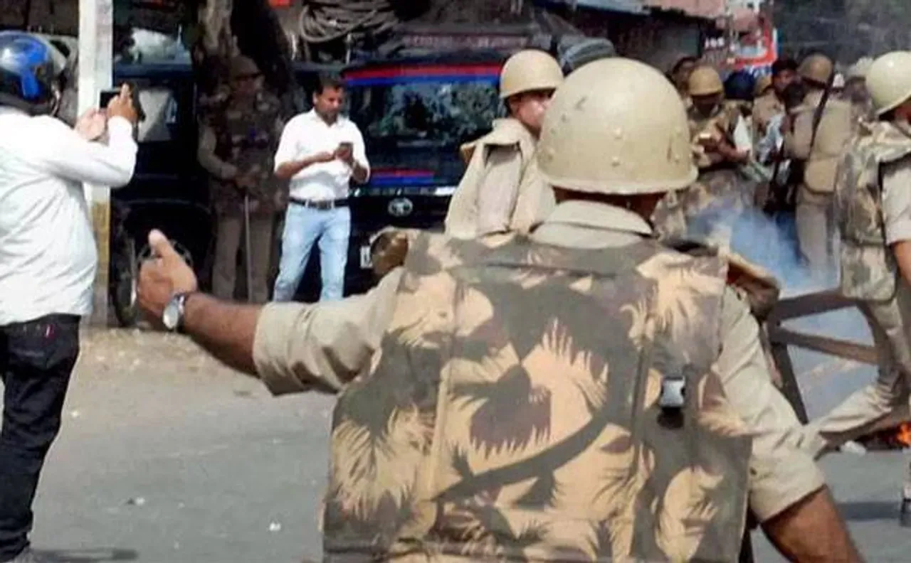 Five injured in clash between groups over transporting cattle in Tamil Nadu