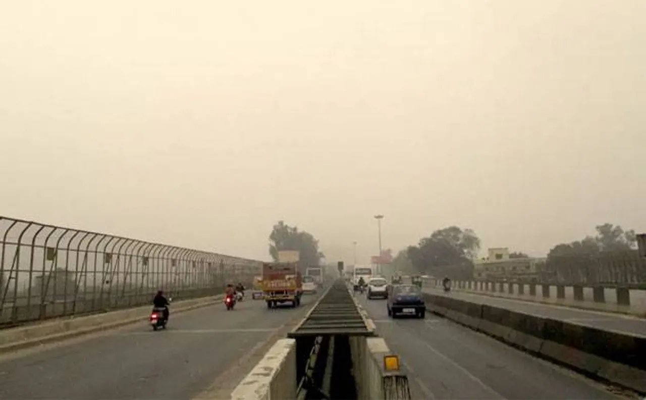 Ghaziabad: Vehicular traffic on Hindon bridge closes after cracks were noticed