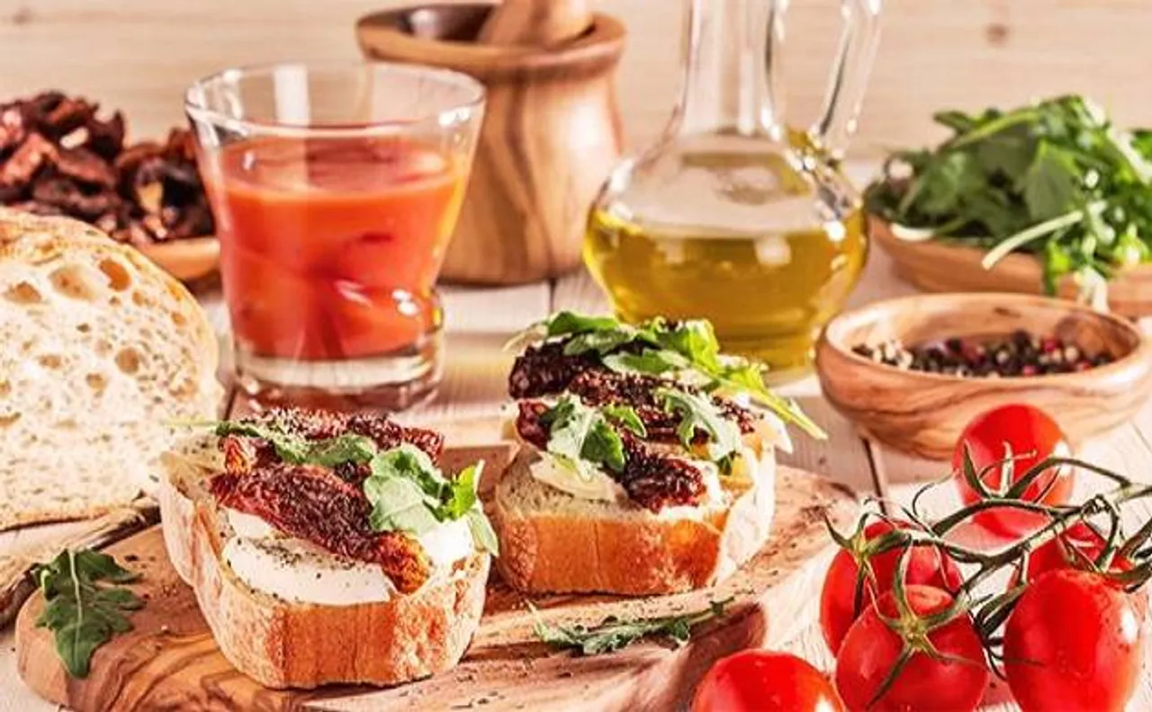 Mediterranean diet may help keeping colorectal cancer at bay: Study