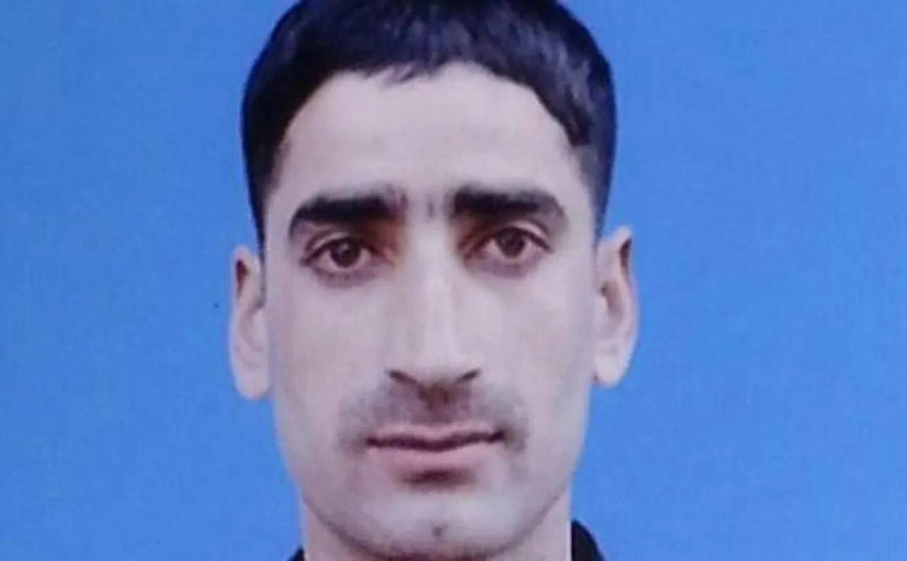 Jammu and Kashmir: Army soldier goes missing with service rifle, suspected to have joined militants