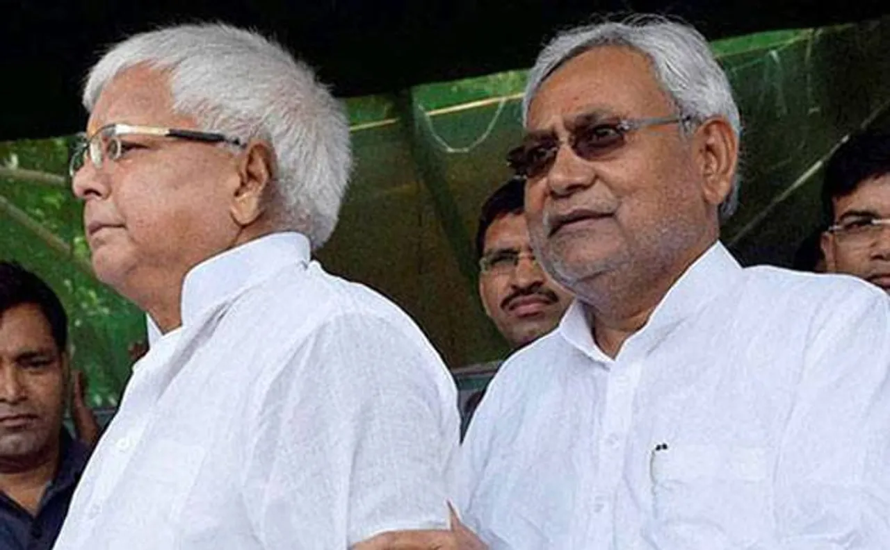 Nitish Kumar talks to Lalu Yadav on phone; RJD says no to Tejashwi Yadav quitting