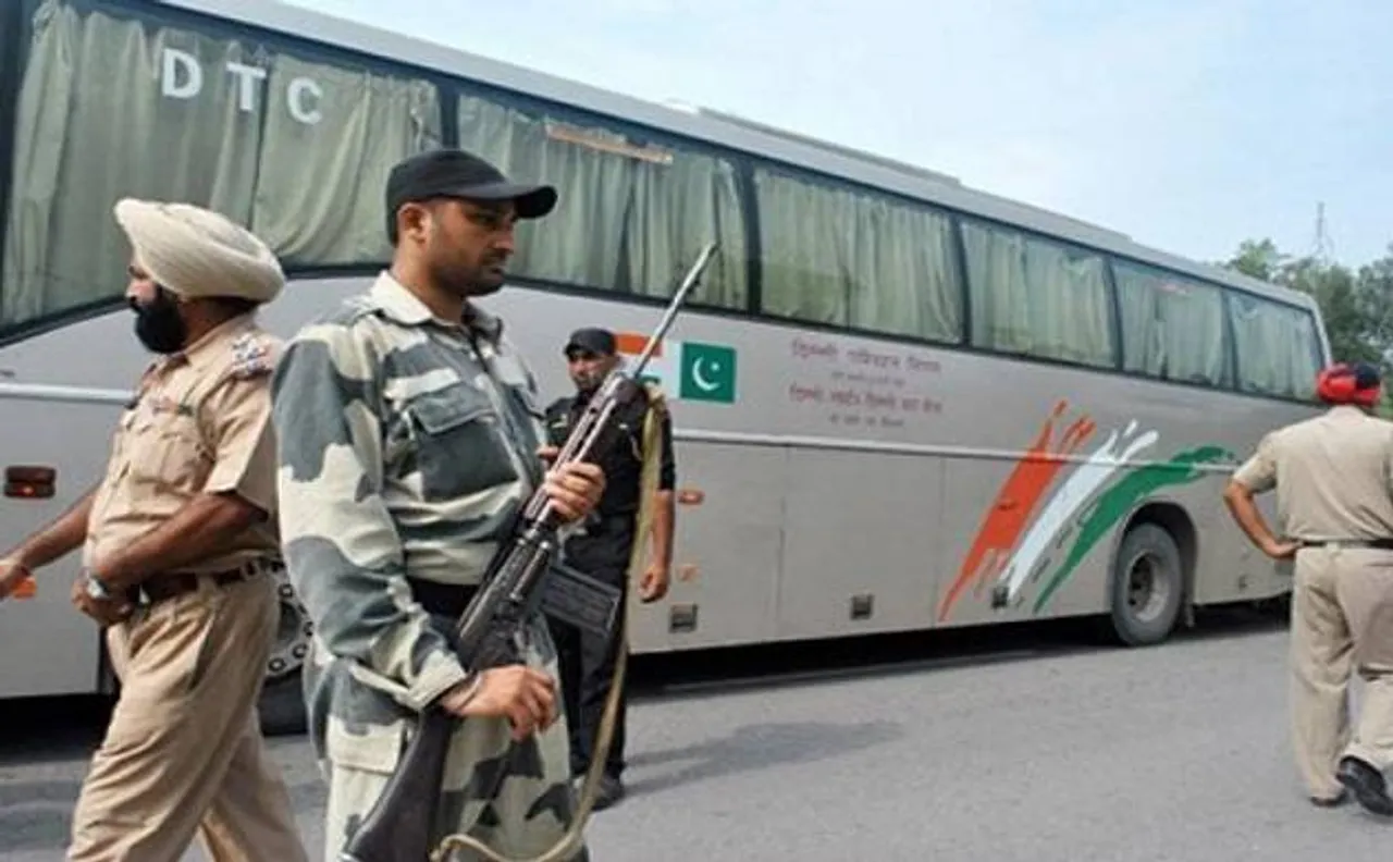Amarnath Yatra Terror Attack: Hindutva outfits stage protest against cowardly attack, diverted Lahore-Delhi bus