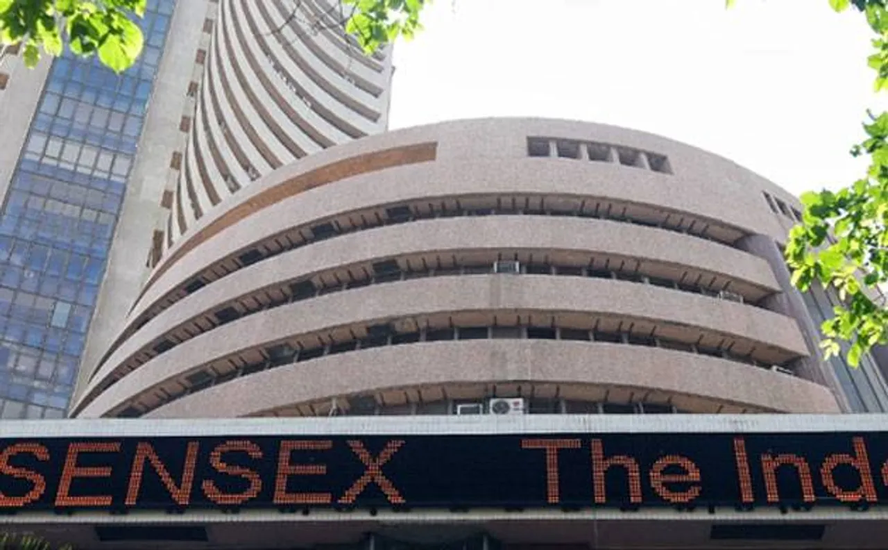 Sensex breaches 32,000 mark for first time; Nifty gains 39.70 points to break into a new high at 9,878.50 in early trade