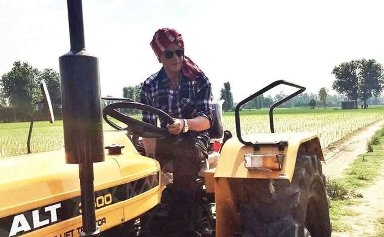 Jab Harry Met Sejal: Shah Rukh promotes Imitiaz Ali directorial on a tractor in Punjab, sans Anushka