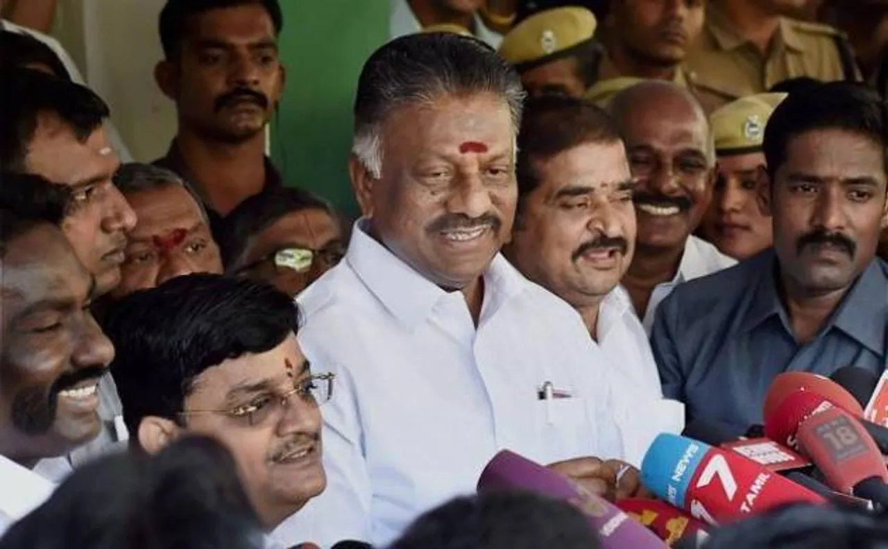 Jayalalithaa death: Panneerselvam offers Rs 10k to anyone getting reply from CM Palaniswami