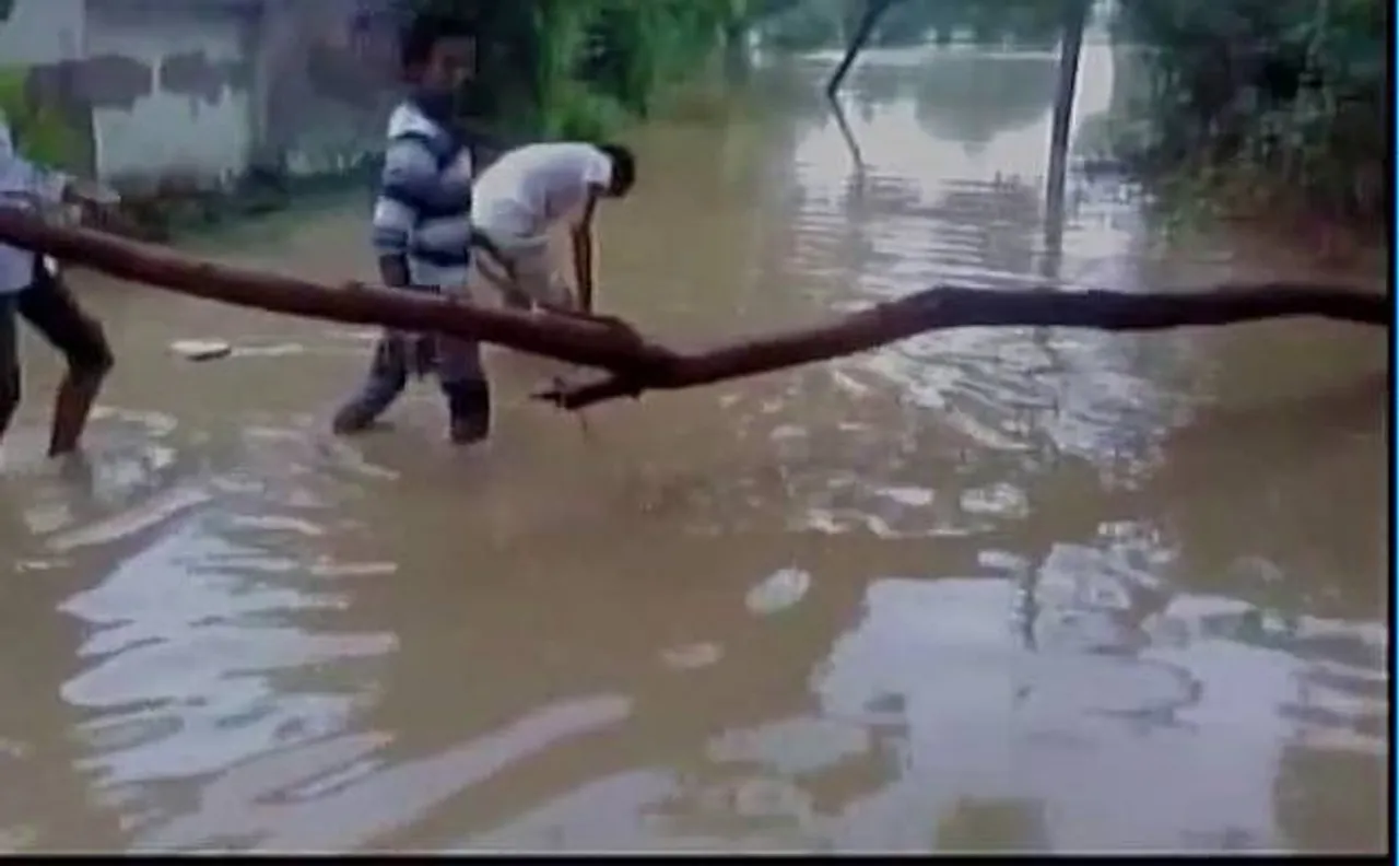 Heavy rains lash parts of Gujarat; three dead, hundreds relocated