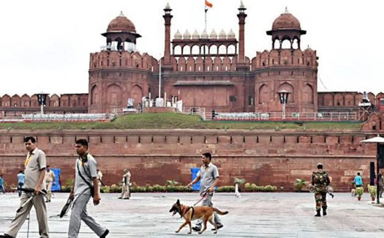 Man threatening to bomb Red Fort arrested by Delhi Police