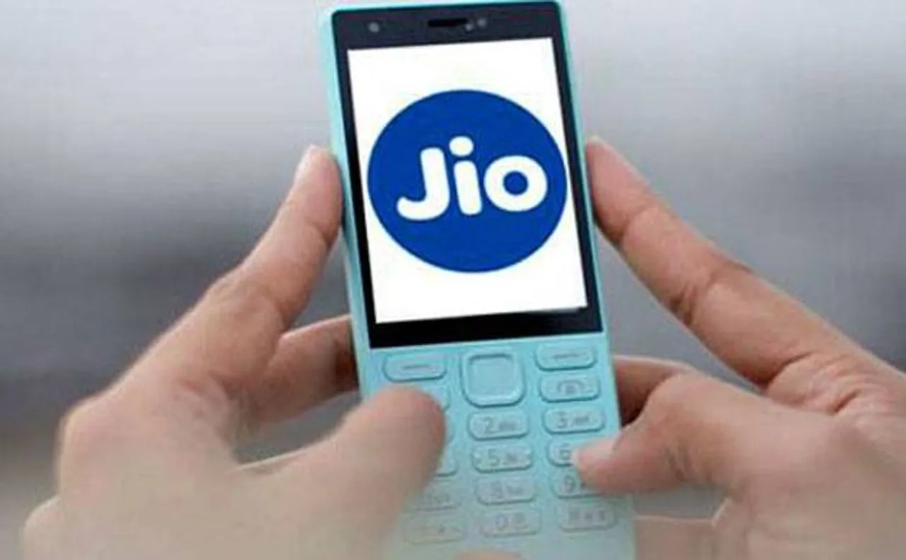 Mukesh Ambani at RIL AGM: Let me introduce â€˜India ka smartphoneâ€™ Jio 4G VoLTE | Top 20 quotes