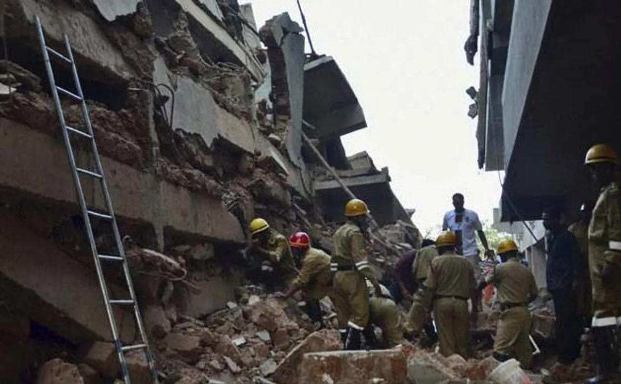 Portion of century-old building collapses in Kolkata, few people feared trapped