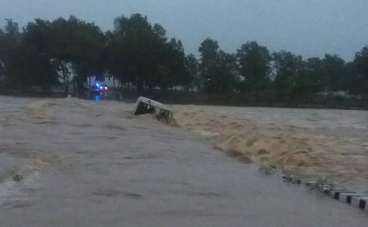 Ambulance with 4 people washed away by floodwaters in Jharkhand