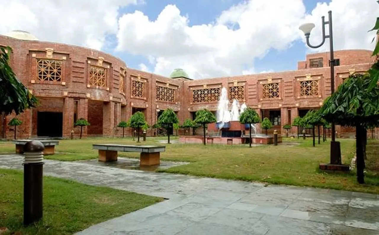 CAT 2017 to be conducted by IIM-Lucknow, all you need to know about India's biggest MBA entrance test