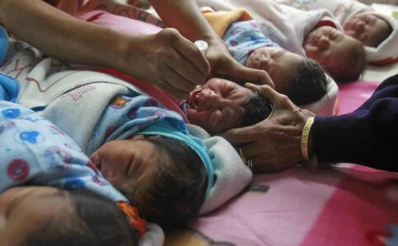 Sex ratio 2016: 3 out of 100 women delivered kids in 2016 were 19 years and below