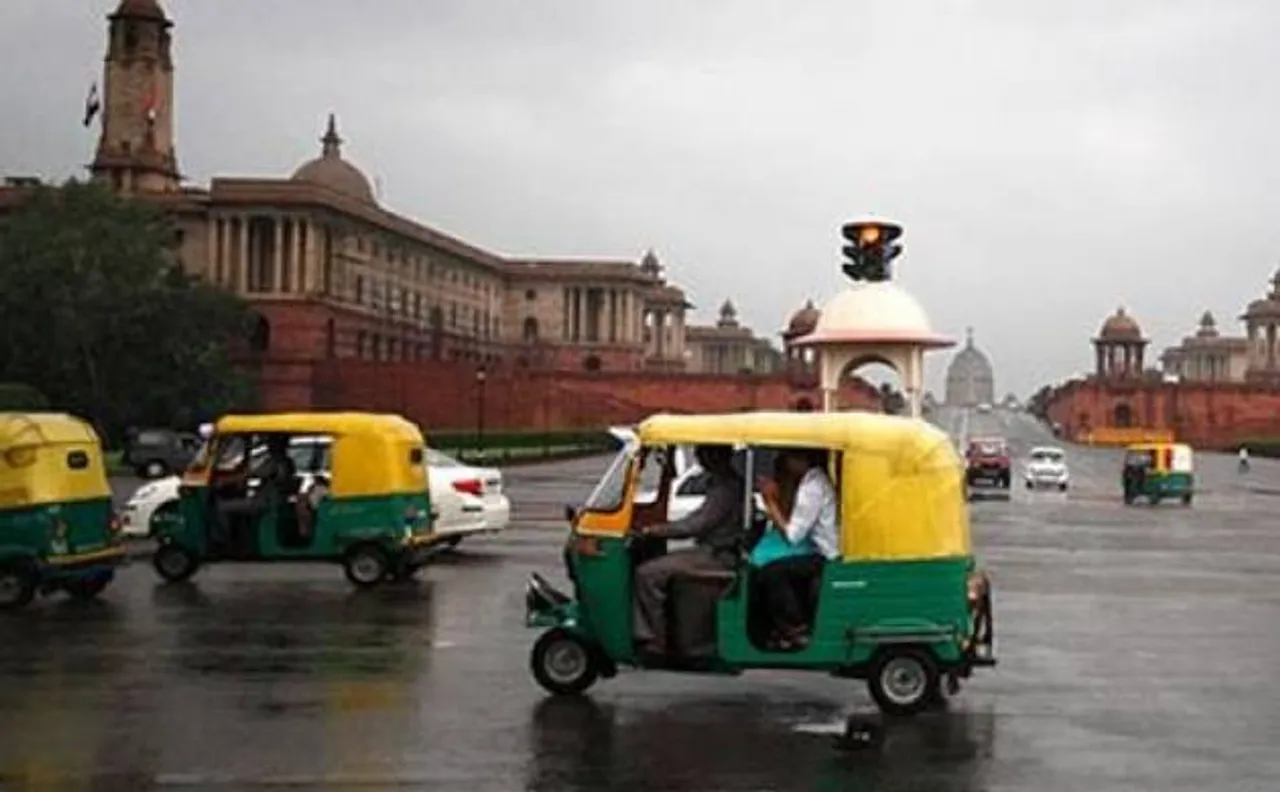 22-year-old woman delivers in an auto-rickshaw in Hyderabad