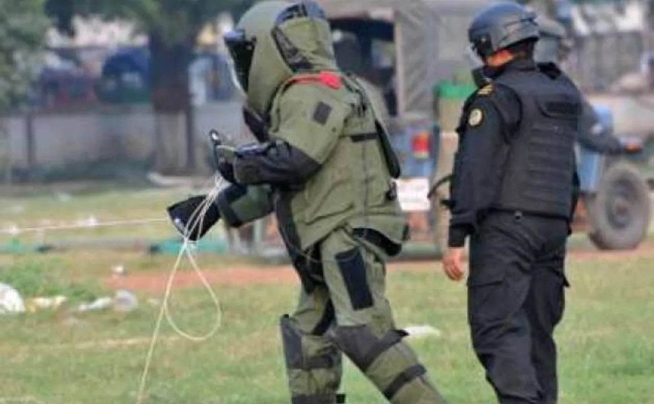 Huge cache of explosives seized in Mumbai