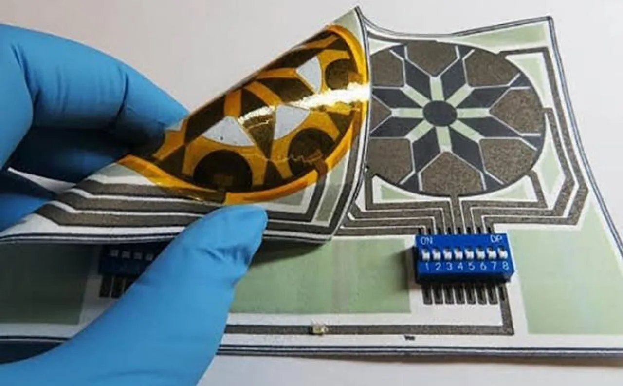 Saliva-powered battery that can be used in unusual conditions