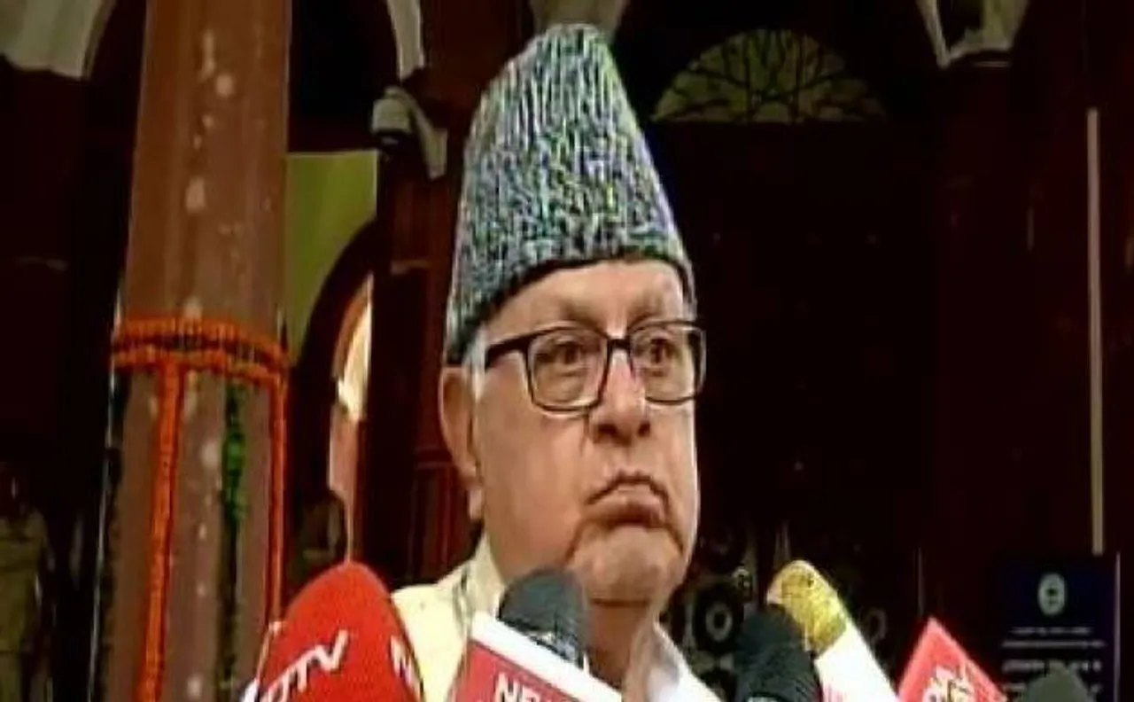 Farooq Abdullah seconds Sonia Gandhiâ€™s statement; says there is indeed politics of divide
