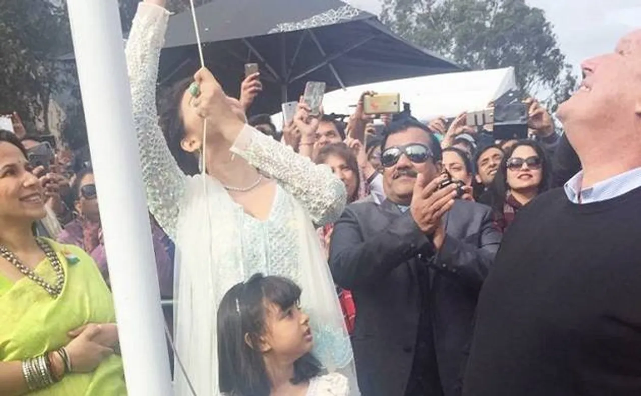 IFFM 2017: Aishwarya Rai Bachchan and daughter Aaradhya raise Indian flag at the event in Melbourne
