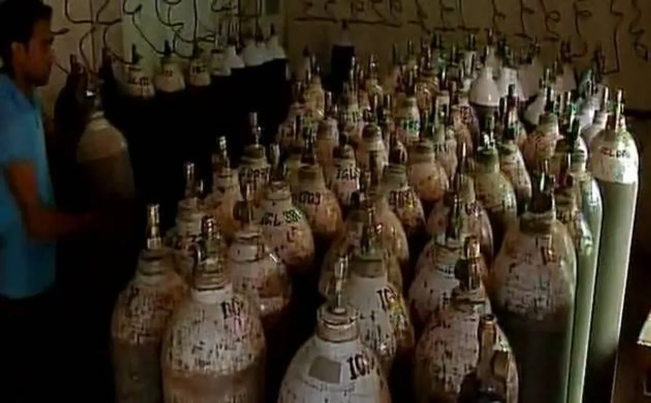 Gorakhpur tragedy: Modi Chemical Pvt Ltd supplies 200 oxygen cylinders to BRD Medical College