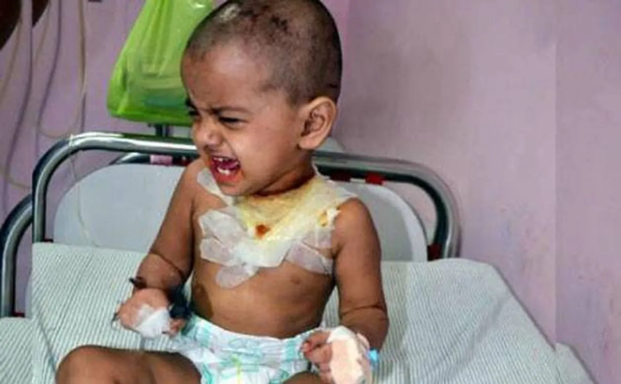 Utkal Express tragedy: Separated from parents, 3-year-old cries for mother at hospital