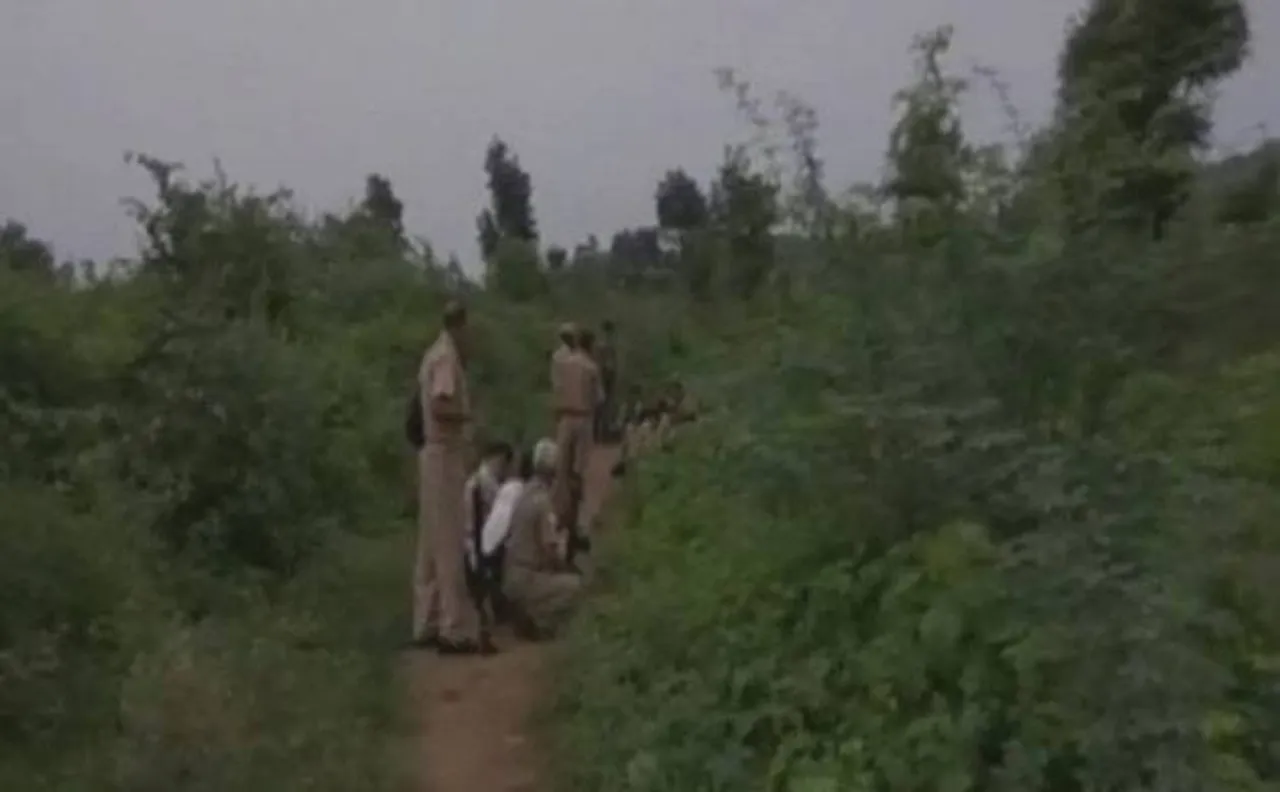 Uttar Pradesh: 1 police officer killed in an encounter in Chitrakoot forest, police claim one dacoit gunned down