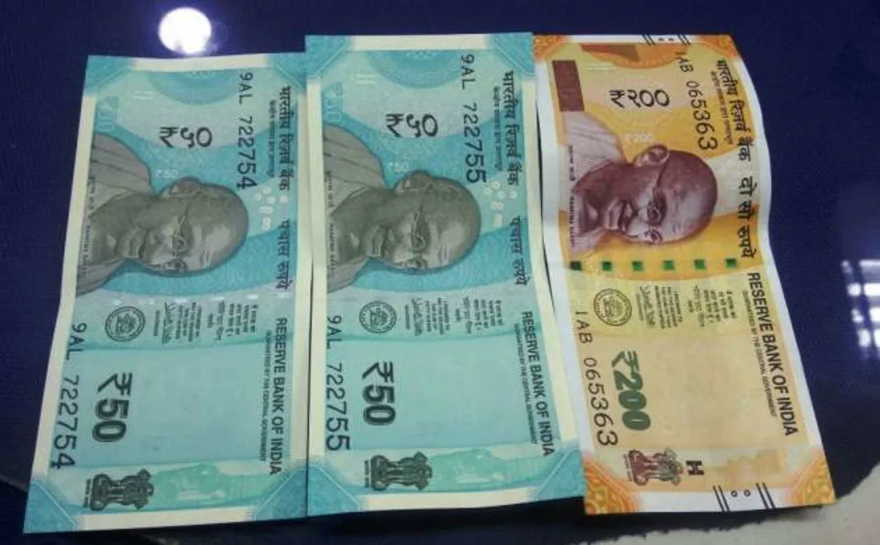 First ever Rs 200 note reaches market, bridges â€˜missing linkâ€™ in currency 