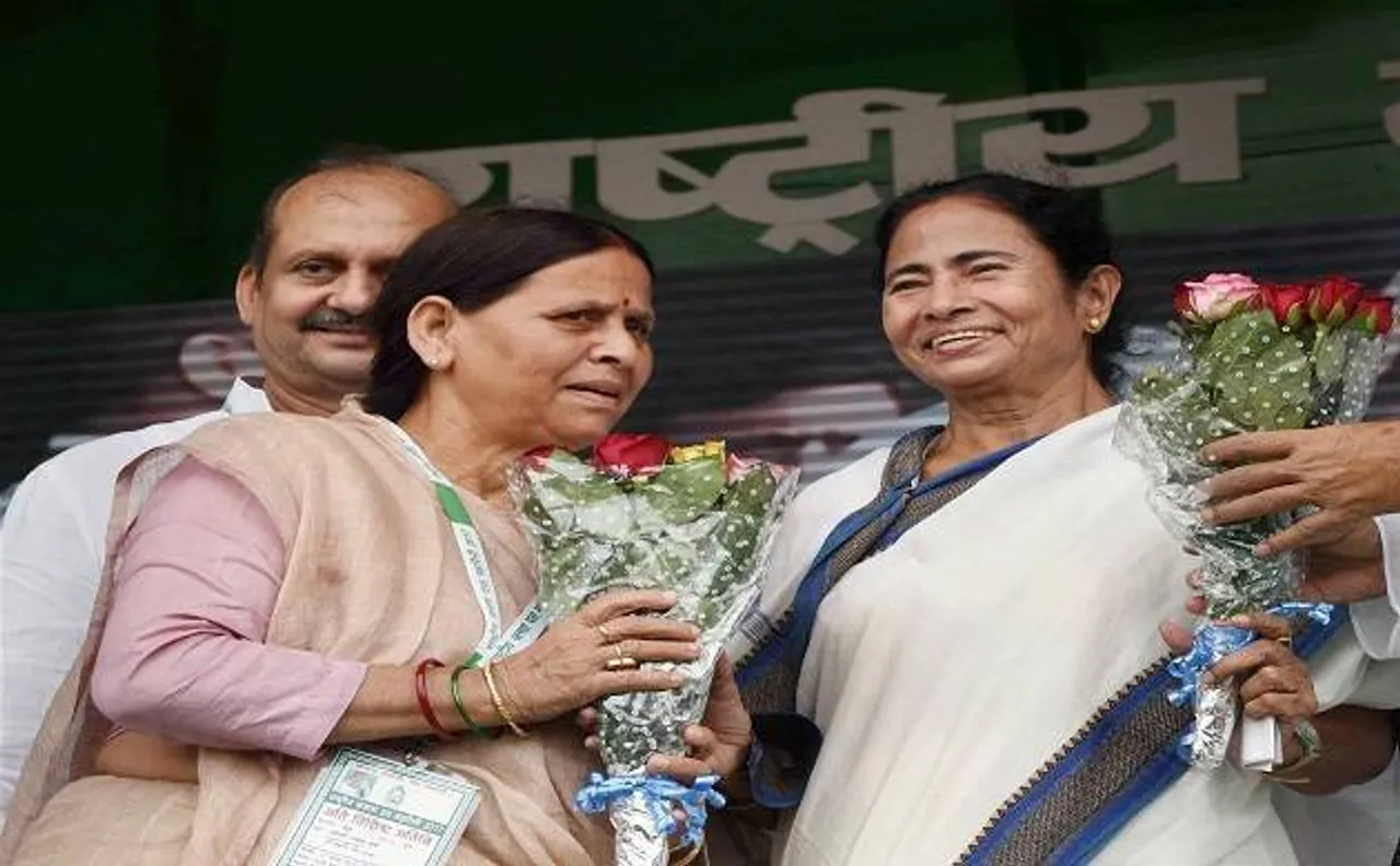 Congress stunned as Mamata compares â€˜nasbandiâ€™ with â€˜notebandiâ€™ at Patna rally