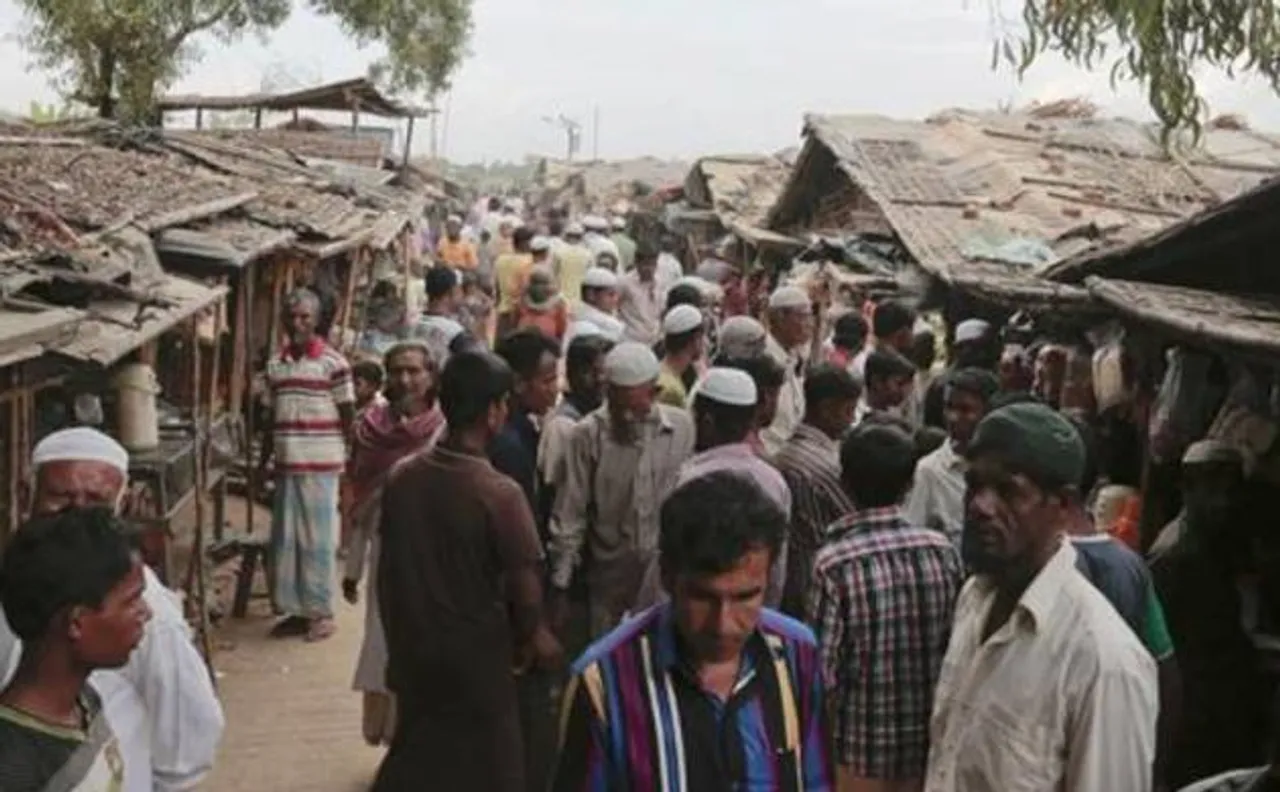 Bangladesh forces 90 Rohingyas to return amid violence; 96 dead in Myanmar