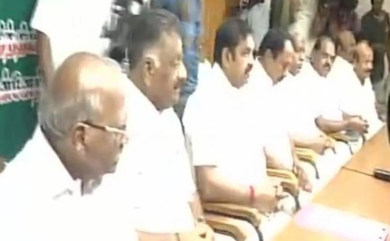 AIADMK passes four resolutions, declares appointments made by Dhinakaran null and void 