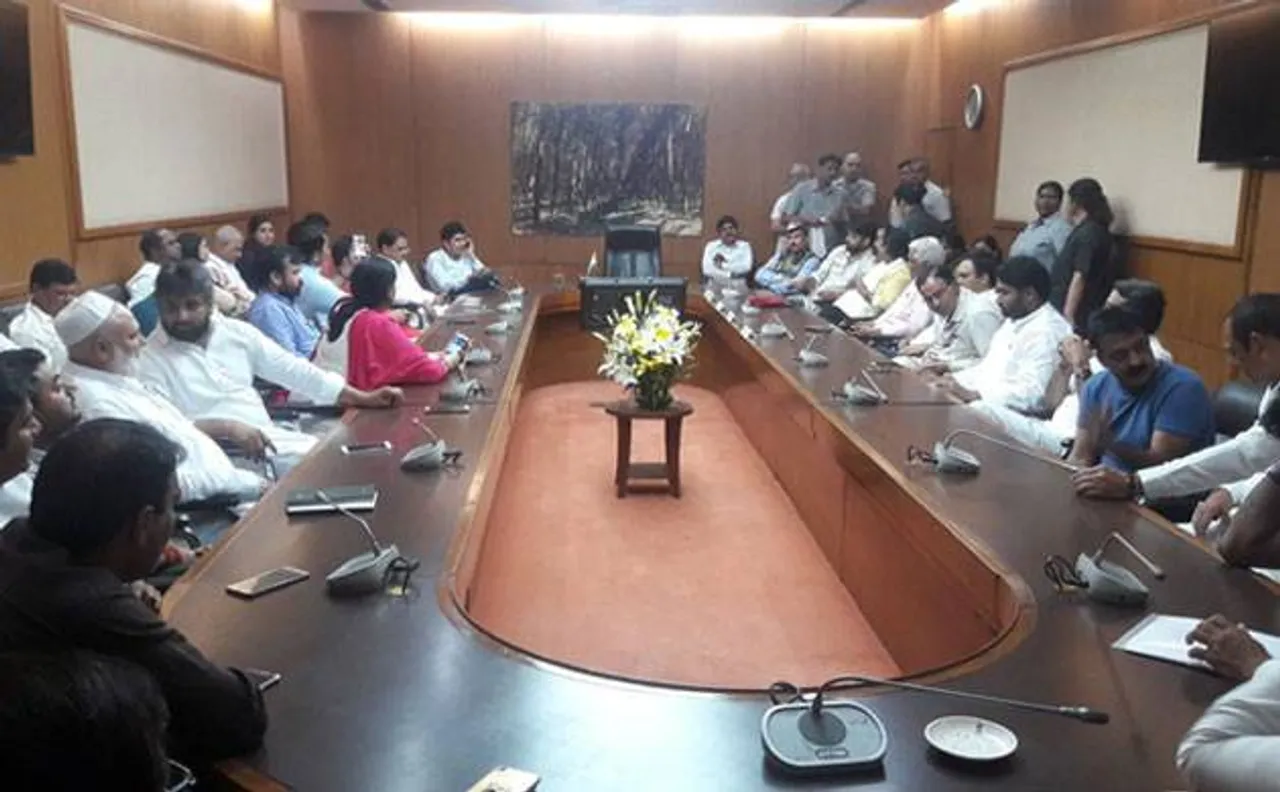 Mohalla clinics: AAP MLAs leave LG house; meeting to be held between CM, health minister and LG tomorrow at 5 PM