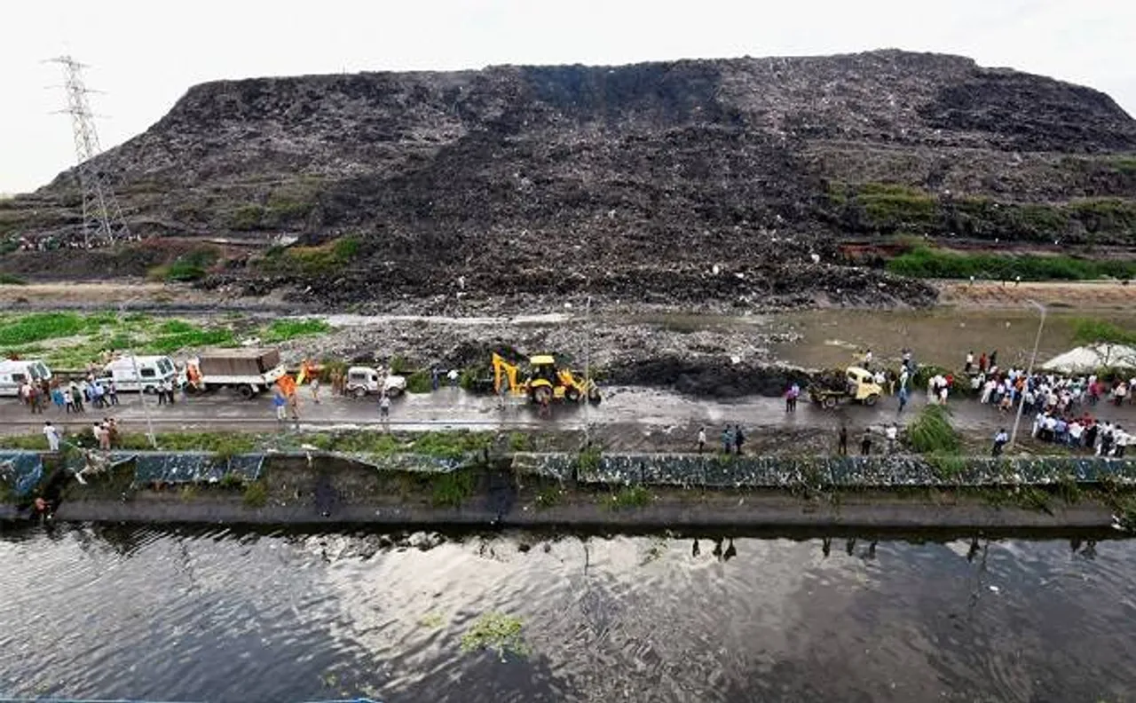 Ghazipur landfill collapse: Ex-gratia of Rs 1 lakh announced to kin of deceased 